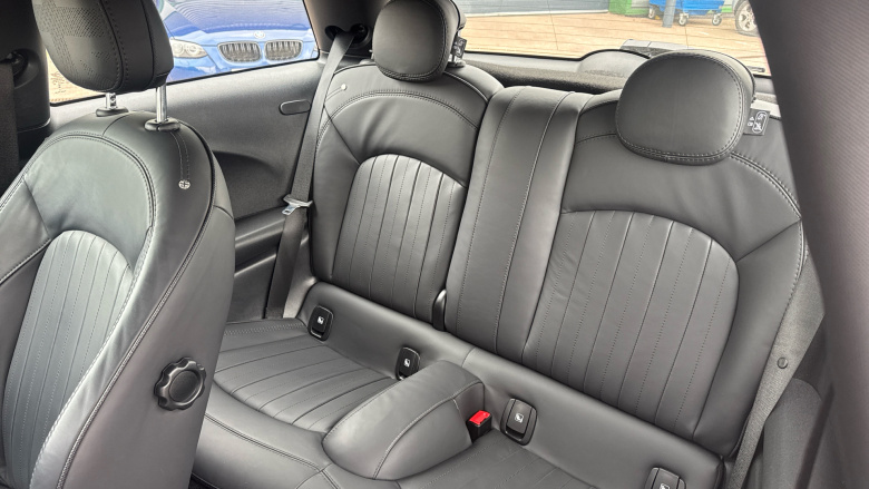 MINI Hatchback 1.5 Cooper Exclusive Premium 3dr Auto Petrol Hatchback